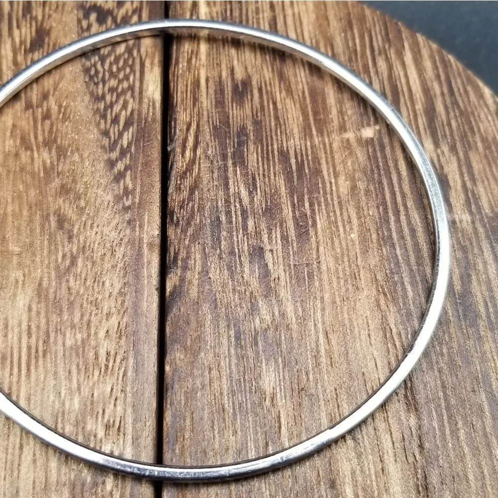 Shiny gloss silver tone bracelet B914
